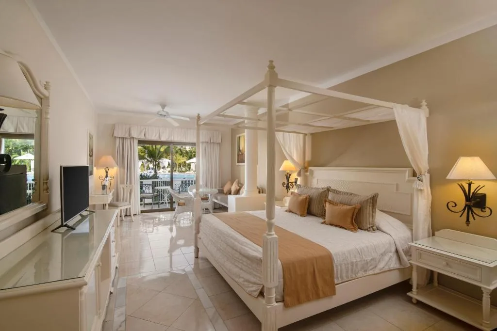 Bahia Principe Escape Aquamarine: another view