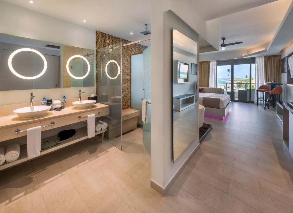 Royalton CHIC Punta Cana, An Autograph Collection All-Inclusive Resort & Casino: another view