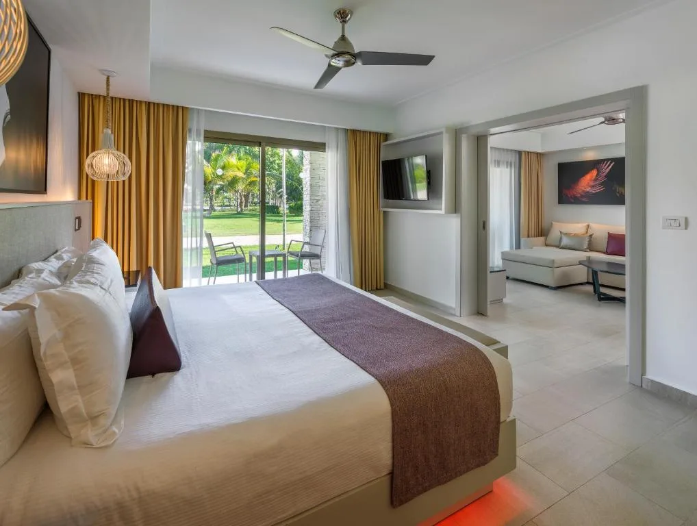 Royalton CHIC Punta Cana, An Autograph Collection All-Inclusive Resort & Casino: another view