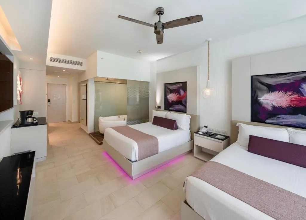 Royalton CHIC Punta Cana, An Autograph Collection All-Inclusive Resort & Casino: another view