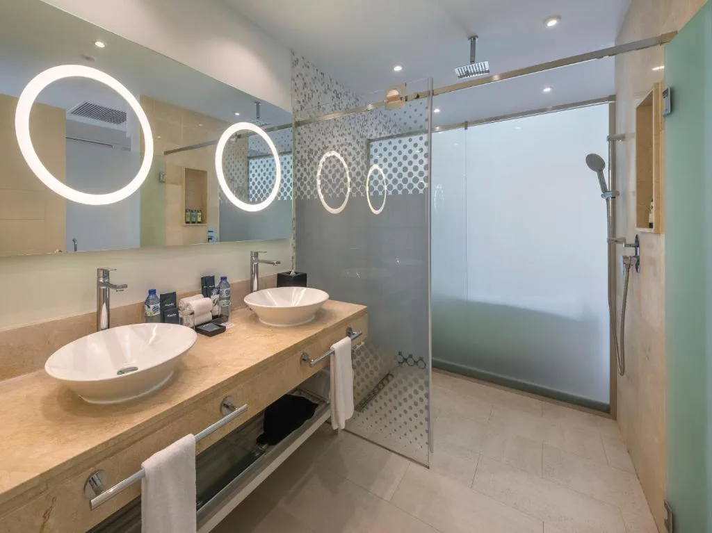 Royalton CHIC Punta Cana, An Autograph Collection All-Inclusive Resort & Casino: another view