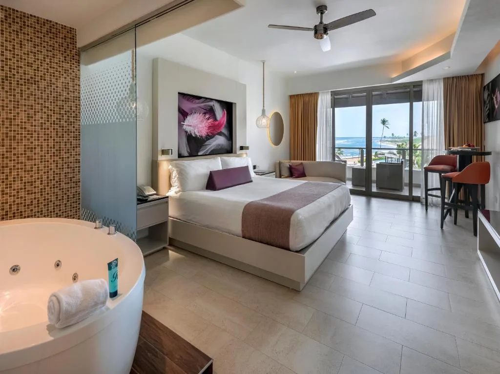 Royalton CHIC Punta Cana, An Autograph Collection All-Inclusive Resort & Casino: another view